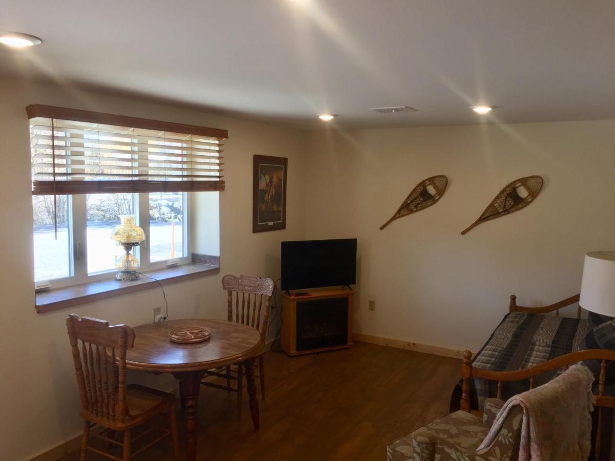 Creekside Downtown Vacation Suites, Only Adults 25 Or Older バッファロー エクステリア 写真