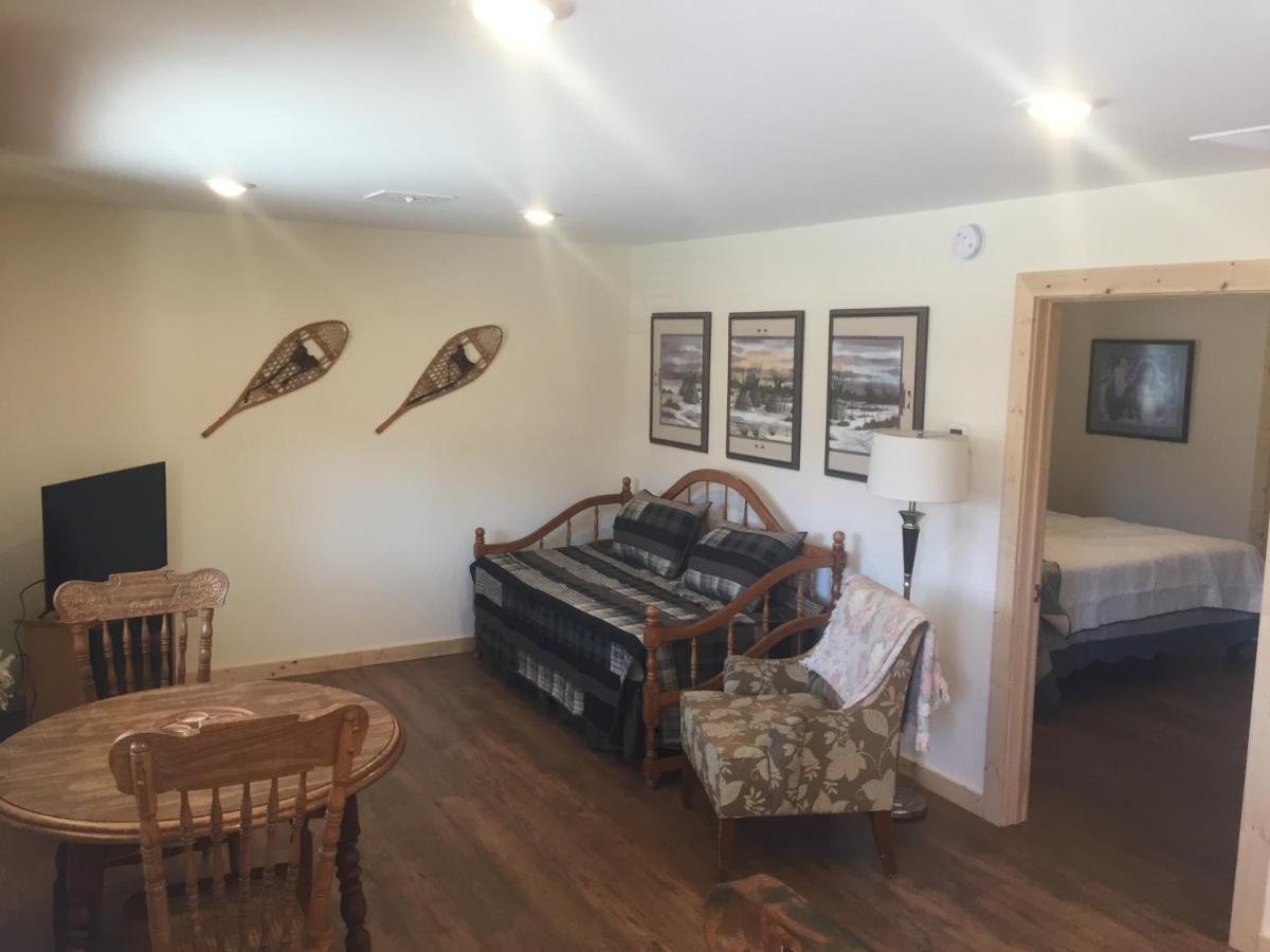 Creekside Downtown Vacation Suites, Only Adults 25 Or Older バッファロー エクステリア 写真