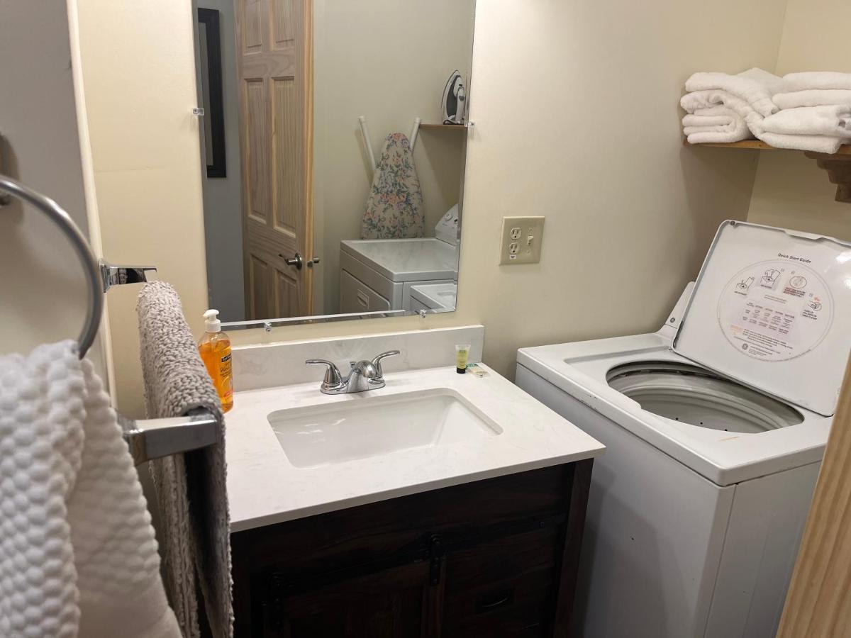 Creekside Downtown Vacation Suites, Only Adults 25 Or Older バッファロー エクステリア 写真