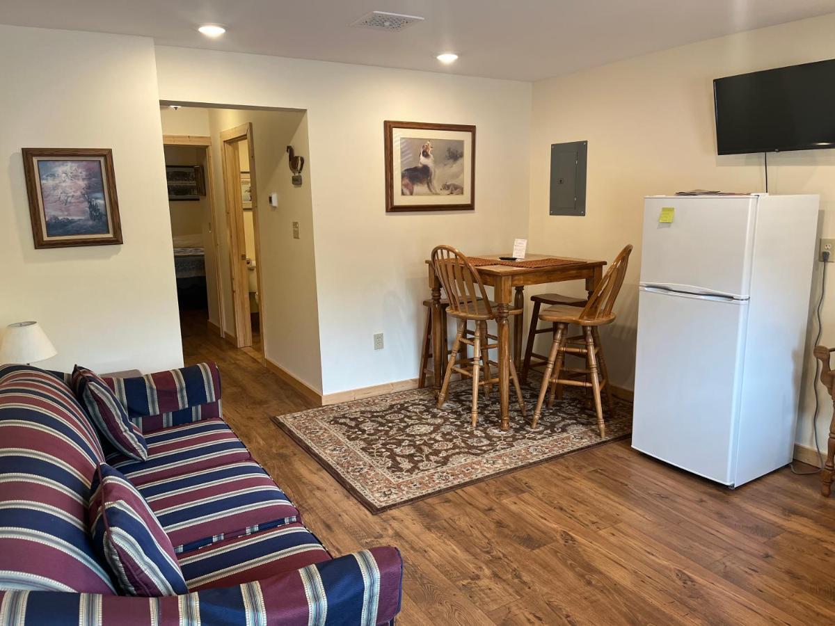Creekside Downtown Vacation Suites, Only Adults 25 Or Older バッファロー エクステリア 写真