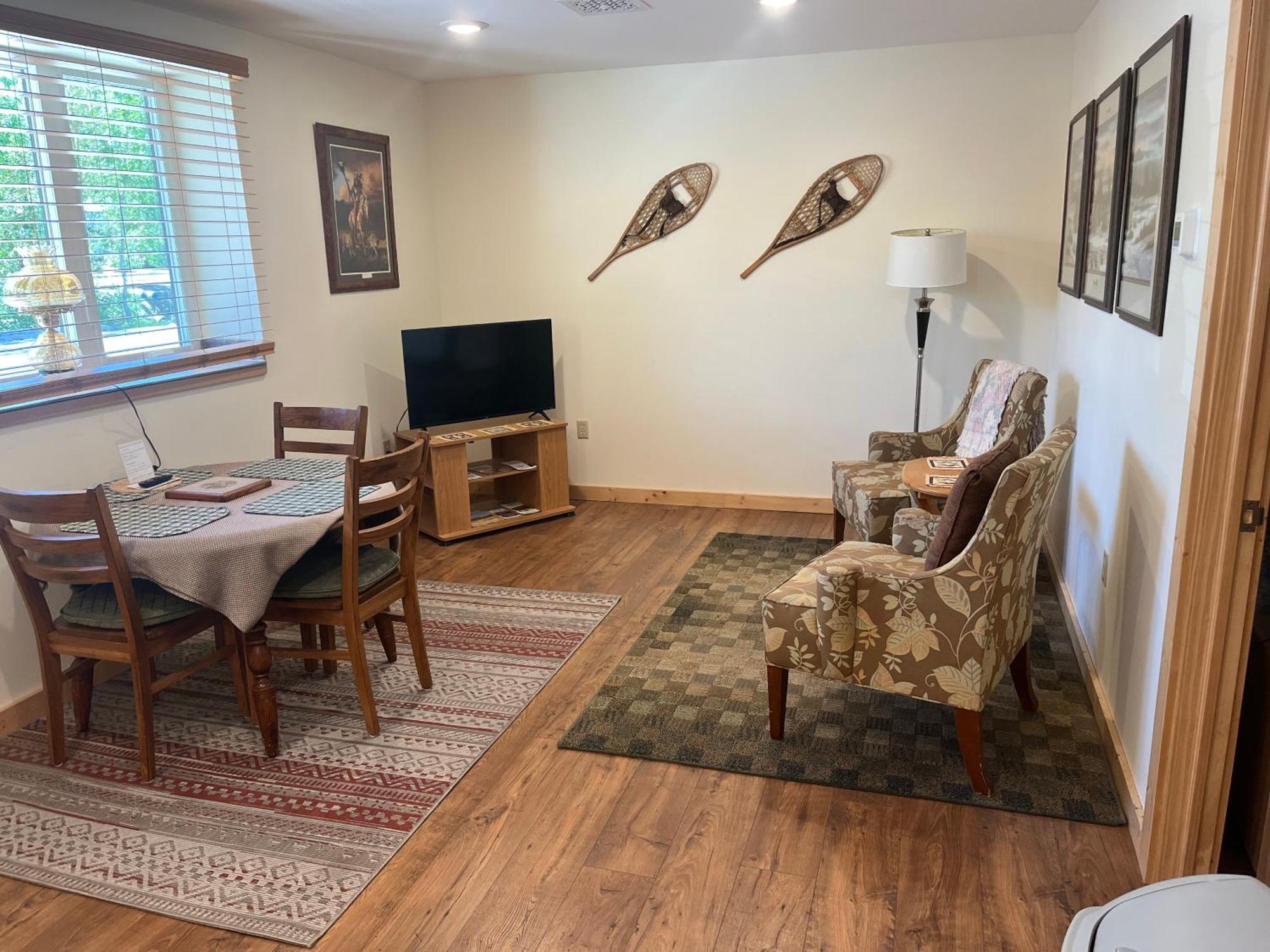 Creekside Downtown Vacation Suites, Only Adults 25 Or Older バッファロー エクステリア 写真